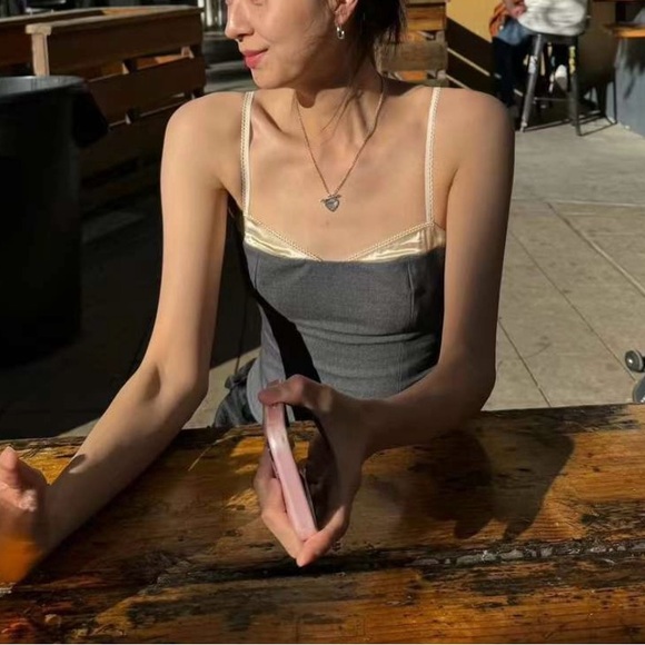 Reformation Melanie Top in Dark Grey *NEW* - Picture 1 of 7